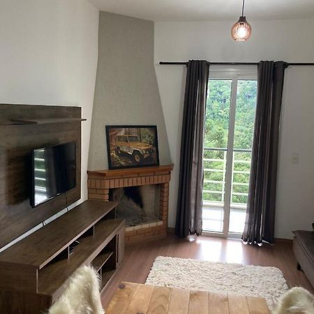 Apartamento Yy Hiver Campos do Jordão エクステリア 写真